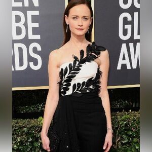 Oscar de la Renta bustier   Resort 2018 Runway Embroidered Bow Leaf  Bow Top